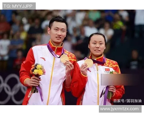 广州羽毛球队与南京羽毛球队赛后复盘分析比赛经验与战术调整